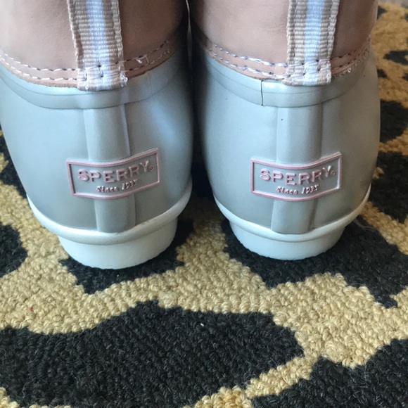 NWOT Sperry Rose /silver rain boots - Picture 6 of 7